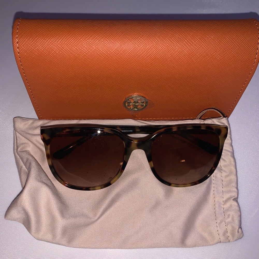 NWT Tory Burch Aviator Sunglasses 7106